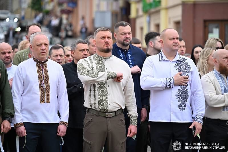 Чернівці, які за ініціативою студентки ЧНУ Лесі Воронюк заснували День вишиванки, відзначили його з розмахом 